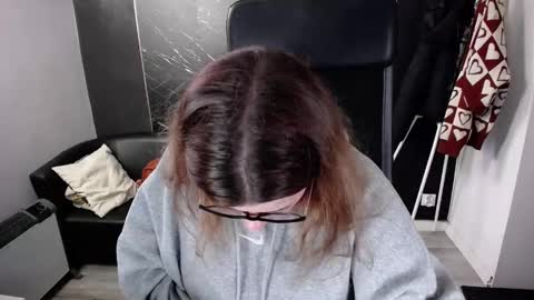 Snapshot of littleviki_ chatting on 12.05.25 Viki online show from 12.05.25