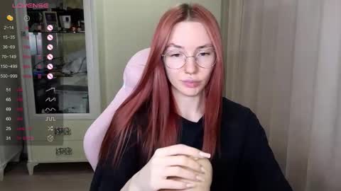 Snapshot of littlevildevil chatting on 10.26.25 Eliana online show from 10.26.25