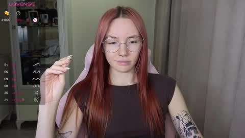 Snapshot of littlevildevil chatting on 10.31.25 Eliana online show from 10.31.25