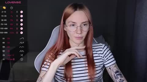 Snapshot of littlevildevil chatting on 11.25.25 Eliana online show from 11.25.25