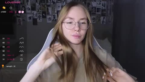 Snapshot of littlevildevil chatting on 03.08.26 Eliana online show from 03.08.26