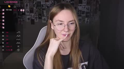 Snapshot of littlevildevil chatting on 03.16.26 Eliana online show from 03.16.26