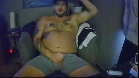 Snapshot of livingpuddle chatting on 10.04.25 livingpuddle online show from 10.04.25