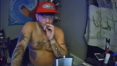 Snapshot of livingpuddle chatting on 10.19.25 livingpuddle online show from 10.19.25