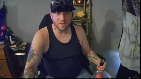 Snapshot of livingpuddle chatting on 11.17.25 livingpuddle online show from 11.17.25