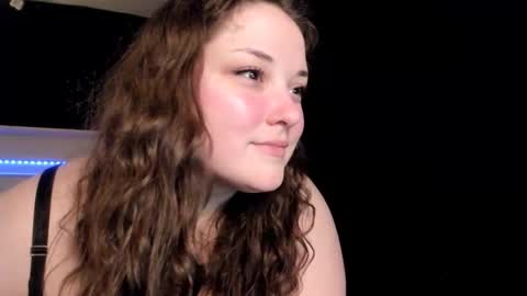 Snapshot of livinsubspace chatting on 11.30.25 Liv online show from 11.30.25