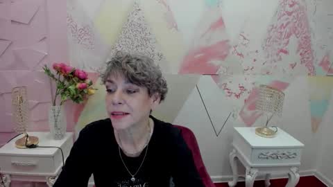 Snapshot of livslife chatting on 12.18.25 livslife online show from 12.18.25