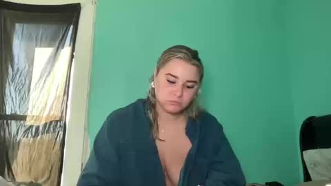 Snapshot of livvymack chatting on 10.10.25 Livvy online show from 10.10.25