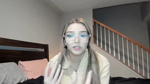 Snapshot of livvywinters chatting on 12.17.24 Livvy online show from 12.17.24