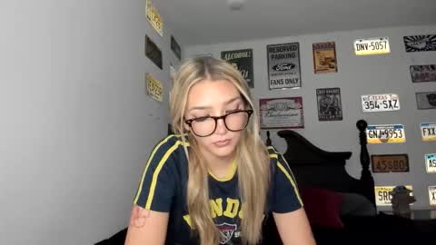 Snapshot of livvywinters chatting on 11.19.25 Livvy online show from 11.19.25