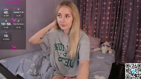 Snapshot of livyybosom chatting on 04.14.26 My name is Livy Nice to meet you Thumbs up please its important online show from 04.14.26