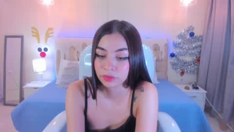 Snapshot of liz_bohemia chatting on 12.04.24 LIZ online show from 12.04.24