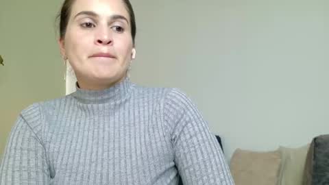 Snapshot of liz_devine chatting on 11.30.25 liz online show from 11.30.25