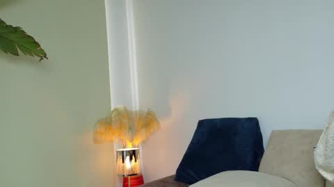 Snapshot of liz_devine chatting on 12.02.25 liz online show from 12.02.25