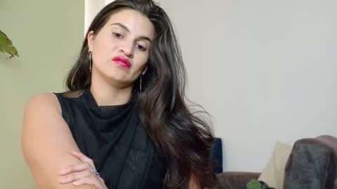 Snapshot of liz_devine chatting on 12.13.25 liz online show from 12.13.25