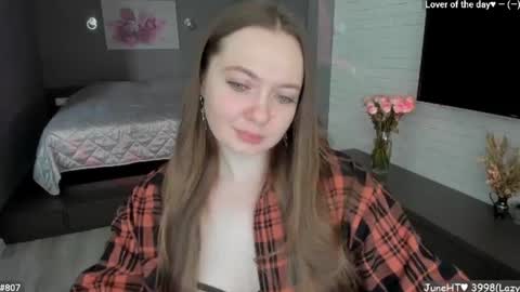 Snapshot of lizaghost chatting on 06.18.26 Girl next door online show from 06.18.26