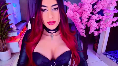 Snapshot of lizagothdoll chatting on 11.20.25 Liza Goth online show from 11.20.25