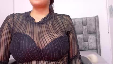 Snapshot of lizbeth_ross chatting on 10.08.25 LIZBETH ROSS online show from 10.08.25