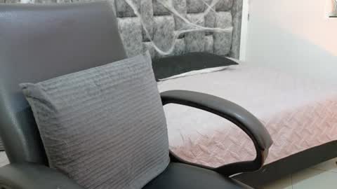 Snapshot of lizbeth_ross chatting on 10.26.25 LIZBETH ROSS online show from 10.26.25