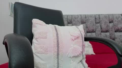 Snapshot of lizbeth_ross chatting on 11.22.25 LIZBETH ROSS online show from 11.22.25