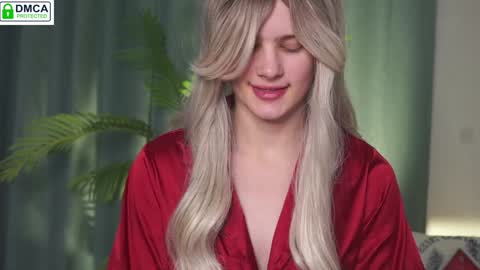 Snapshot of lizbethcoll chatting on 01.11.25 Sunnheart online show from 01.11.25