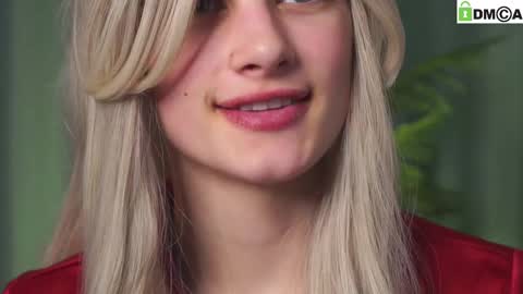 Snapshot of lizbethcoll chatting on 02.19.25 Sunnheart online show from 02.19.25