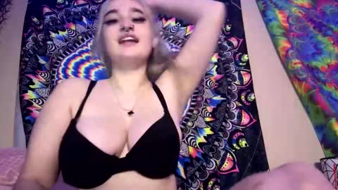 Snapshot of lizz44887 chatting on 02.08.25 Lizz  online show from 02.08.25