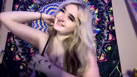 Snapshot of lizz44887 chatting on 02.24.25 Lizz  online show from 02.24.25