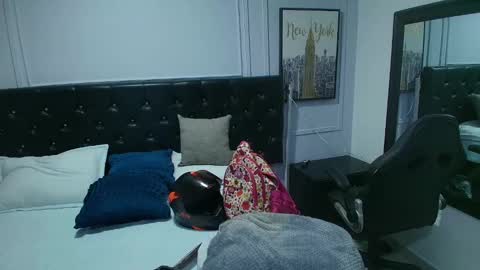 Snapshot of lizz_tender chatting on 02.05.25 Lizz online show from 02.05.25