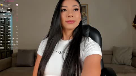 Lizzi  online show from 02.04.25