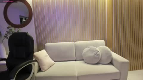 Lizzi  online show from 03.10.25