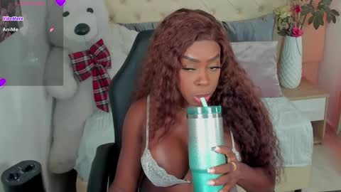 Snapshot of lizzy_joss chatting on 09.15.25 Lizzy Joss online show from 09.15.25