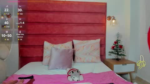 Snapshot of lizzy_joss chatting on 11.25.25 Lizzy Joss online show from 11.25.25