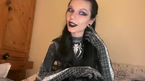 lizzybunny online show from 04.16.26