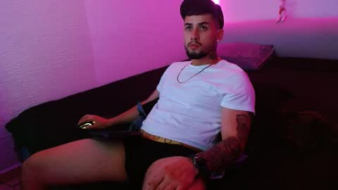 Snapshot of lliamm_2 chatting on 01.26.25 lliamm 2 online show from 01.26.25