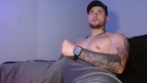 Snapshot of lliamm_2 chatting on 10.11.25 lliamm 2 online show from 10.11.25