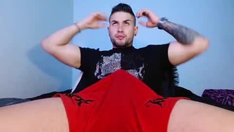 Snapshot of lliamm_2 chatting on 10.19.25 lliamm 2 online show from 10.19.25