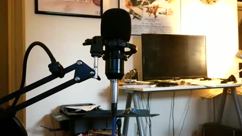 Snapshot of lngdickdaddy chatting on 10.04.25 LongDick Daddy online show from 10.04.25