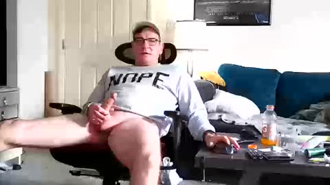 Snapshot of lngdickdaddy chatting on 10.15.25 LongDick Daddy online show from 10.15.25