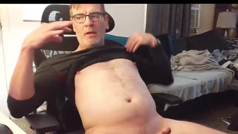 Snapshot of lngdickdaddy chatting on 10.30.25 LongDick Daddy online show from 10.30.25