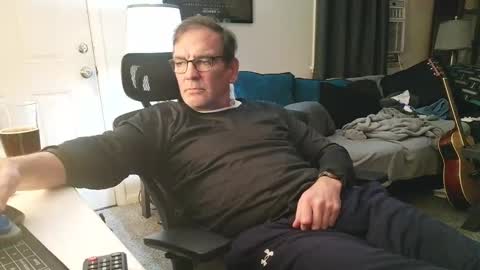 Snapshot of lngdickdaddy chatting on 11.12.25 LongDick Daddy online show from 11.12.25