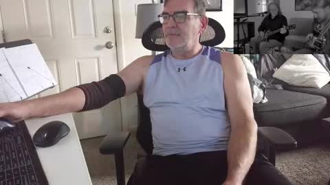 Snapshot of lngdickdaddy chatting on 11.27.25 LongDick Daddy online show from 11.27.25