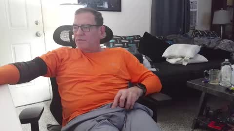 Snapshot of lngdickdaddy chatting on 11.30.25 LongDick Daddy online show from 11.30.25