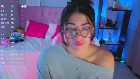 Snapshot of loaluxury chatting on 11.09.25 Pamela online show from 11.09.25