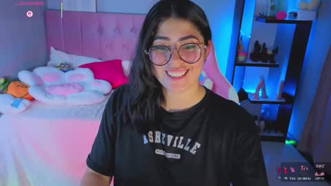 Snapshot of loaluxury chatting on 11.14.25 Pamela online show from 11.14.25