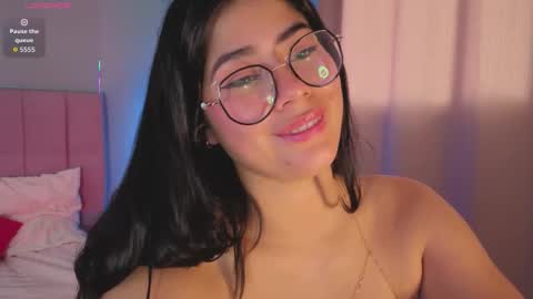 Snapshot of loaluxury chatting on 11.21.25 Pamela online show from 11.21.25