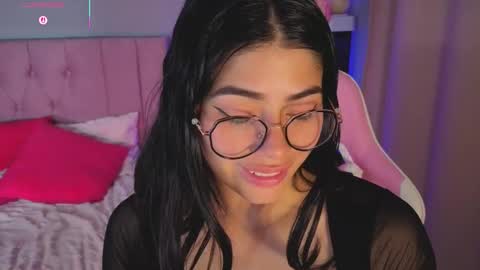 Snapshot of loaluxury chatting on 12.04.25 Pamela online show from 12.04.25