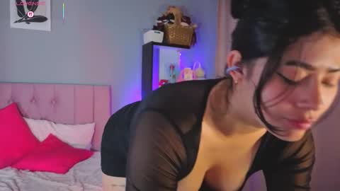 Snapshot of loaluxury chatting on 12.05.25 Pamela online show from 12.05.25