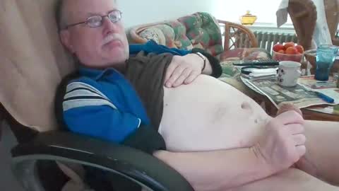 Snapshot of loewe39238 chatting on 02.16.25 loewe39238 online show from 02.16.25