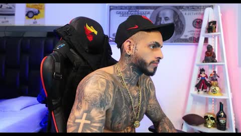 logan_hugh8 online show from 12.22.24